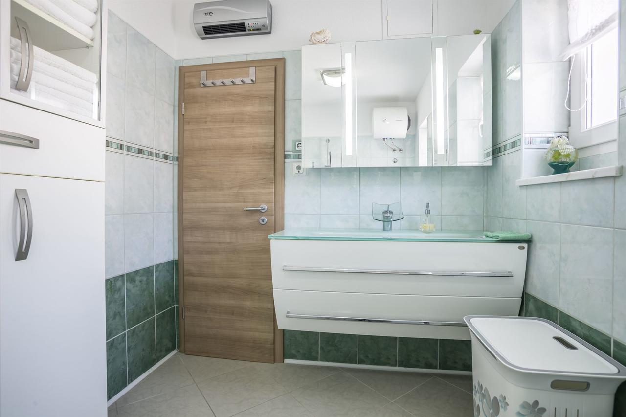 Apartment Paradise View Трогир Екстериор снимка