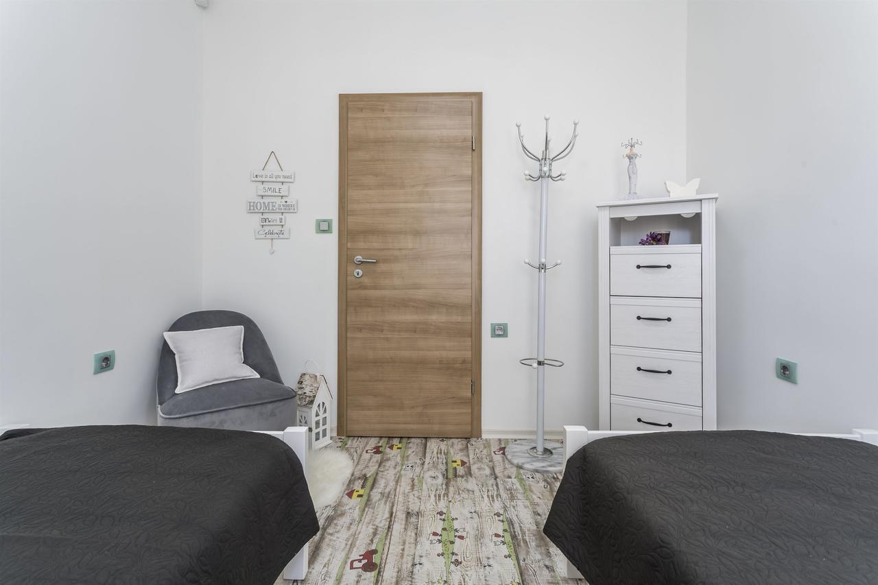 Apartment Paradise View Трогир Екстериор снимка